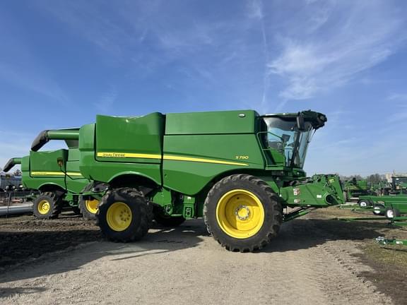 Image of John Deere S790 equipment image 3