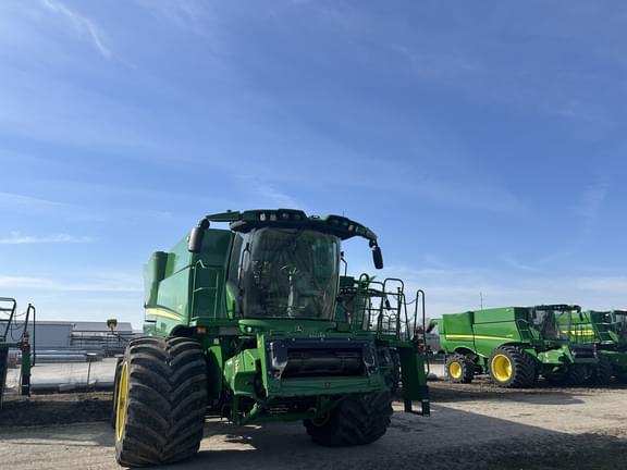 Image of John Deere S790 equipment image 1
