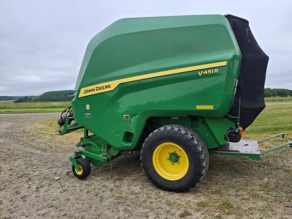 Image of John Deere V451R Primary image