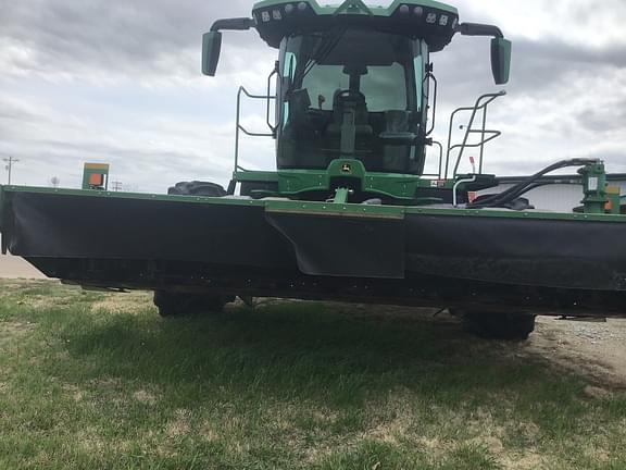 Image of John Deere W235 equipment image 2