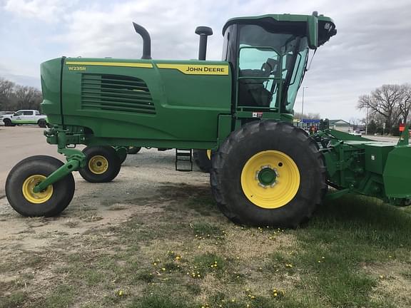 Image of John Deere W235 equipment image 4