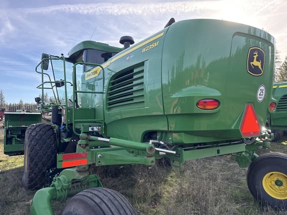 Image of John Deere W235M equipment image 1
