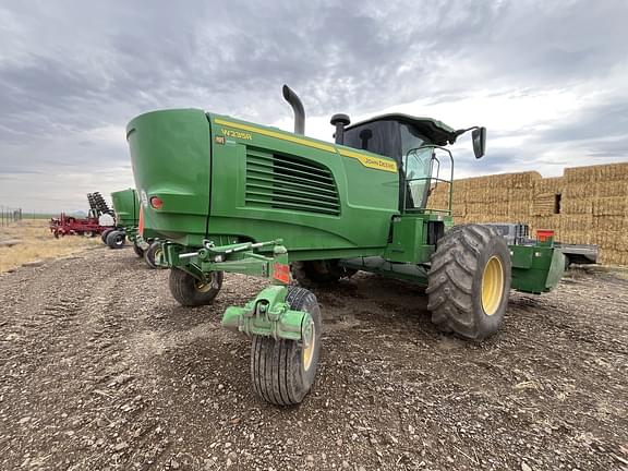 Image of John Deere W235R equipment image 4