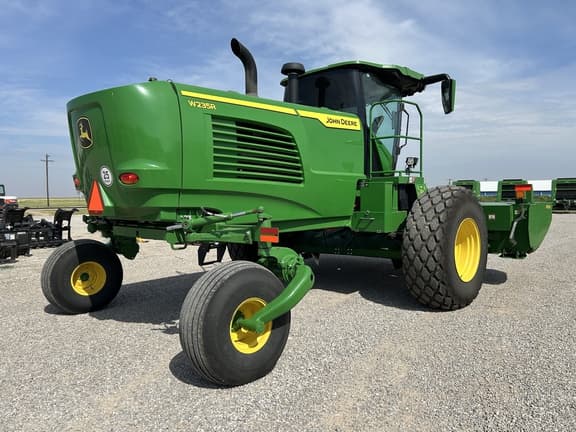 Image of John Deere W235R equipment image 4