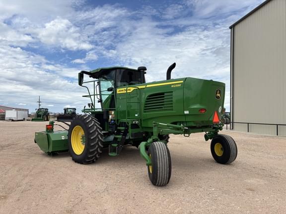 Image of John Deere W235R equipment image 2