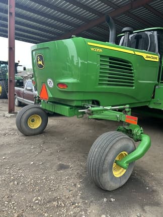 Image of John Deere W235R equipment image 4