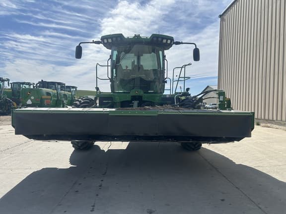 Image of John Deere W235R equipment image 1