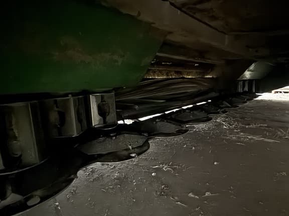 Image of John Deere W235R equipment image 4