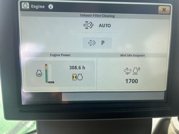 Image of John Deere W235R equipment image 4