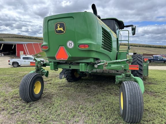 Image of John Deere W235R equipment image 3
