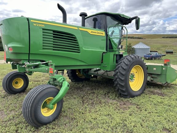 Image of John Deere W235R equipment image 1