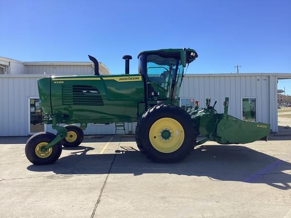 Image of John Deere W235R equipment image 3