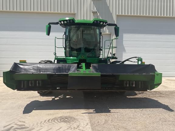 Image of John Deere W235R equipment image 1