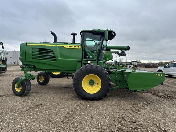 Image of John Deere W235R equipment image 3