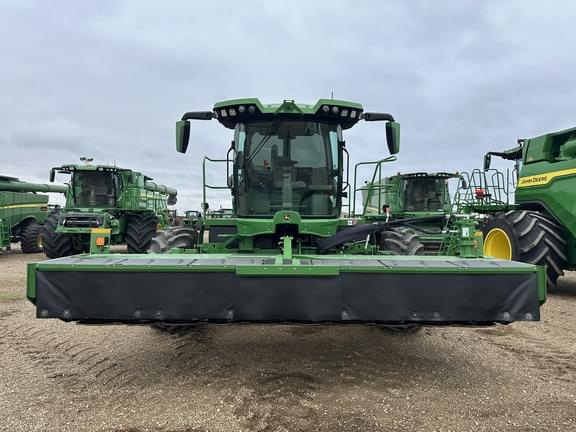 Image of John Deere W235R equipment image 1