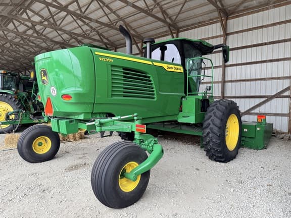 Image of John Deere W235R equipment image 3