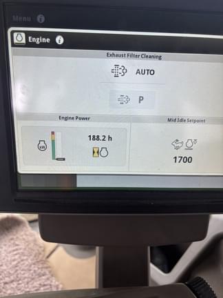 Image of John Deere W235R equipment image 3