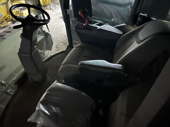 Image of John Deere W260R equipment image 4