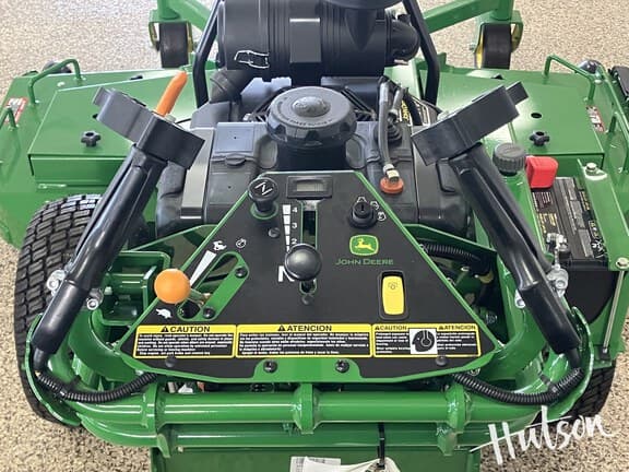 Image of John Deere W61R equipment image 4