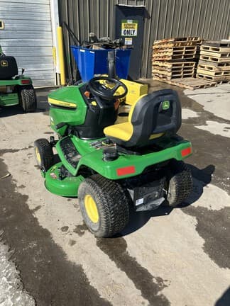 Image of John Deere X330 equipment image 2