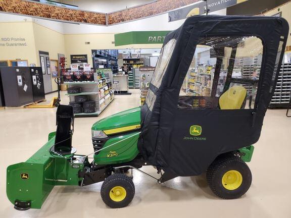 Image of John Deere X370 equipment image 3