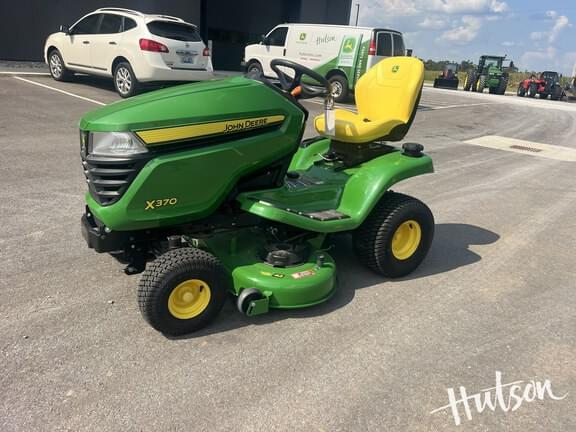 Image of John Deere X370 equipment image 1