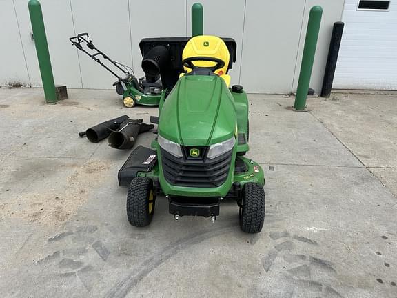 Image of John Deere X370 equipment image 1