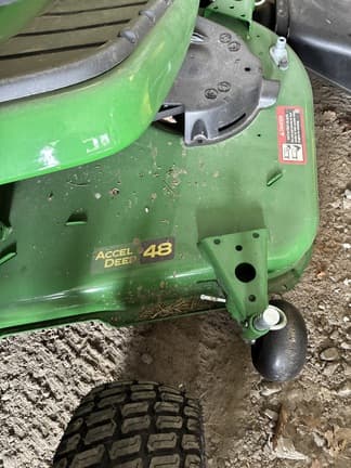 Image of John Deere X380 equipment image 3