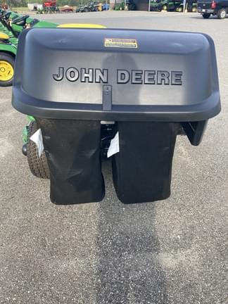 Image of John Deere X380 equipment image 3