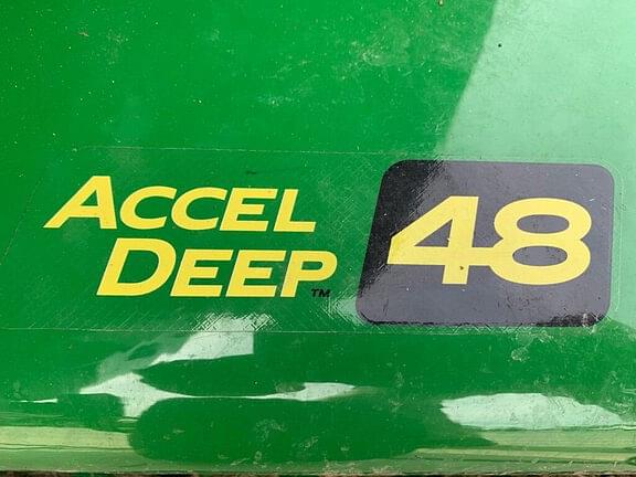 Image of John Deere X380 equipment image 1