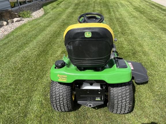 Image of John Deere X390 equipment image 3