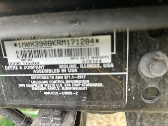 Image of John Deere X390 equipment image 1