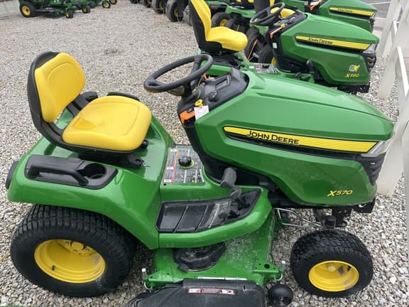Image of John Deere X570 equipment image 2