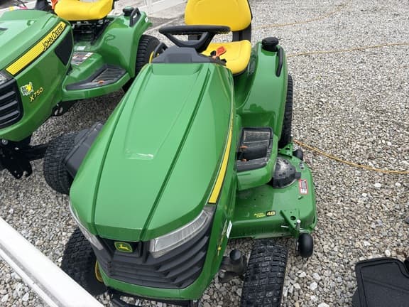 Image of John Deere X570 equipment image 3