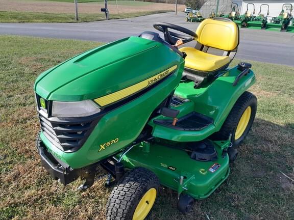 Image of John Deere X570 equipment image 2