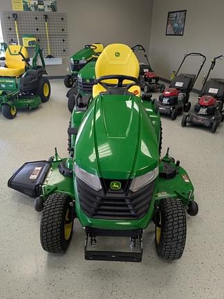 Image of John Deere X580 equipment image 2