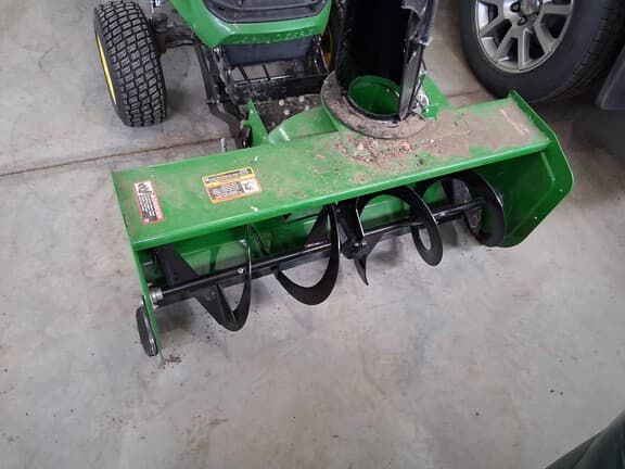 Image of John Deere X580 equipment image 3