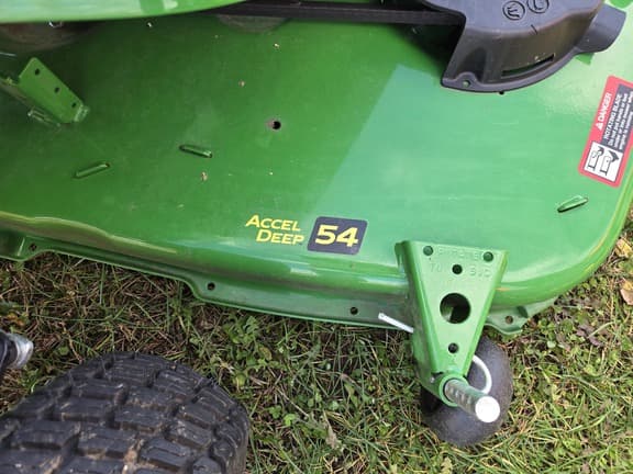 Image of John Deere X590 equipment image 4