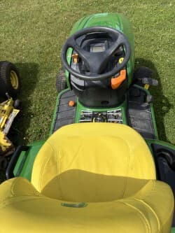 Image of John Deere X590 equipment image 4
