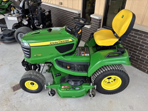 Image of John Deere X730 equipment image 1