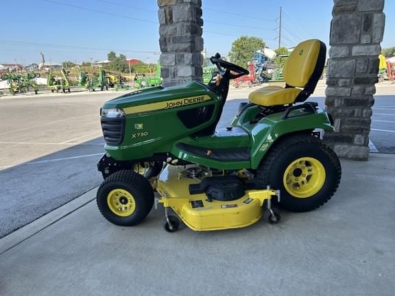 Image of John Deere X730 equipment image 2