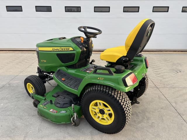 Image of John Deere X734 equipment image 2