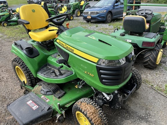 2024 John Deere X738 Equipment Image0