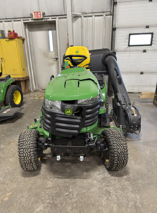 Image of John Deere X738 equipment image 1