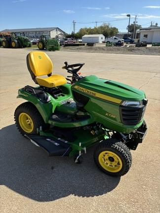 Image of John Deere X738 equipment image 2