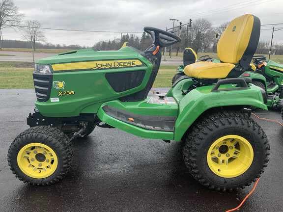 Image of John Deere X738 equipment image 4