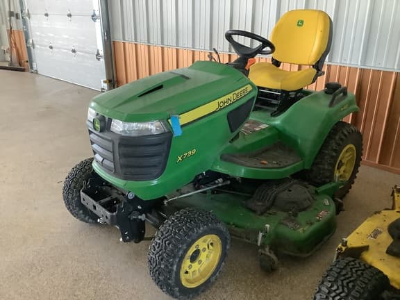Image of John Deere X739 equipment image 1