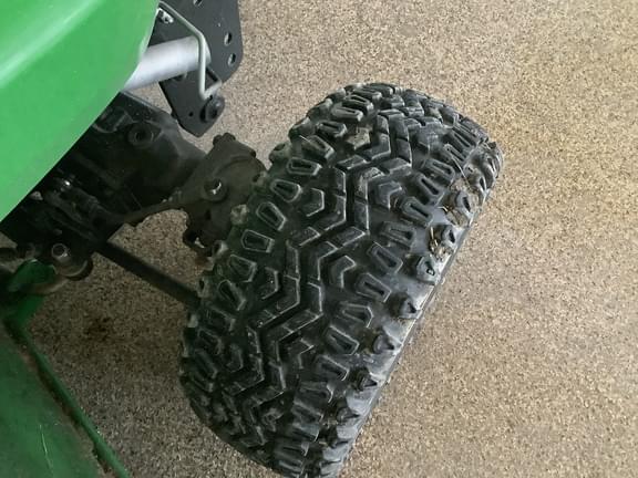 Image of John Deere X739 equipment image 3