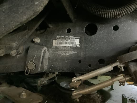 Image of John Deere X739 equipment image 3