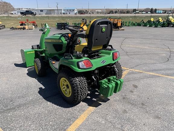 Image of John Deere X739 equipment image 3